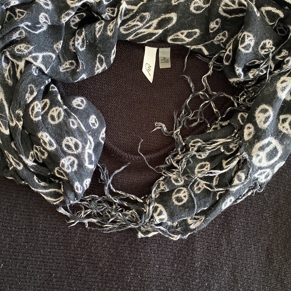 NY long fringed pullover sleeved cape black boho festival hippie fringe - Picture 11 of 11